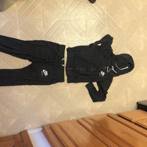 Heather grey Nike sweat outfit cropped pants small